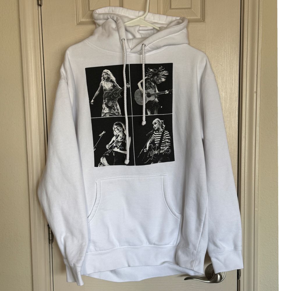 Taylor Swift The Eras Tour White Hoodie Size M graphic print oversized fit ep